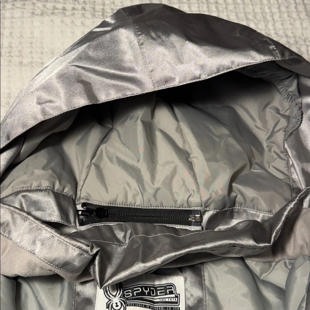 Spyder Girls Lola Insulated Ski or Snow Jacket Silver - Picture 12 of 13